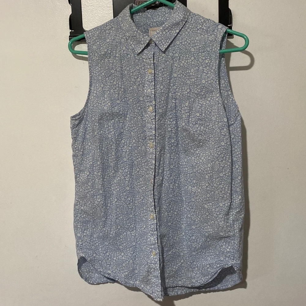 SOLD - Cute Light Blue Floral Button Up